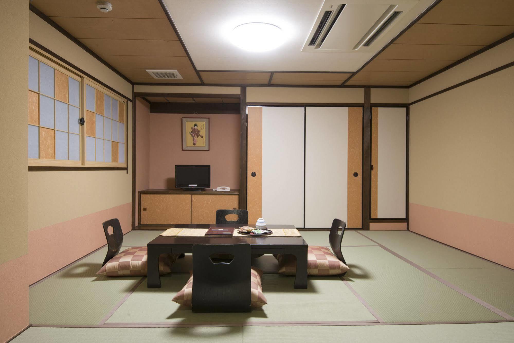 Tenpyo Ryokan Nara Esterno foto